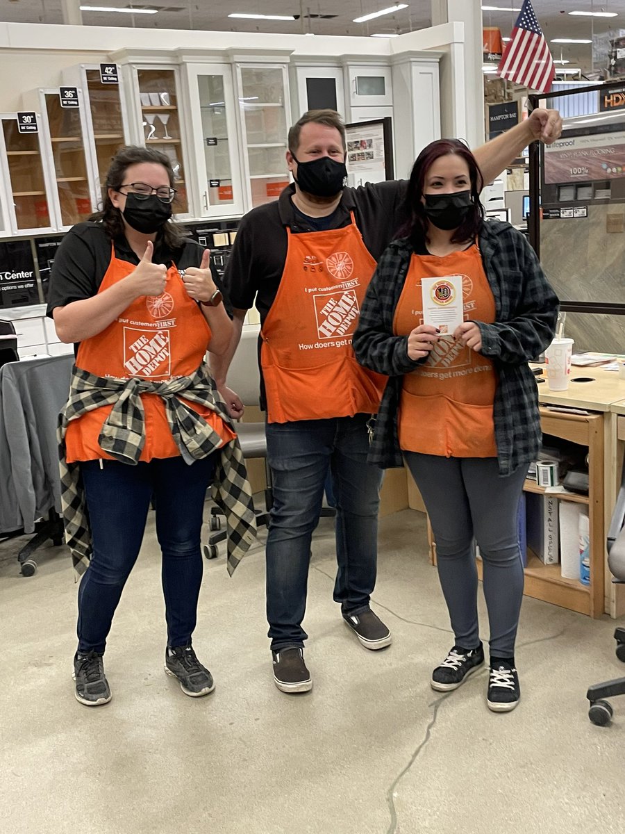 Celebrating Milestones in 2623! #D71InItToWinIt <a href="/NicoletteH17/">Nicolette Harris</a> <a href="/homedepotjennb/">Jenn Bourque</a>