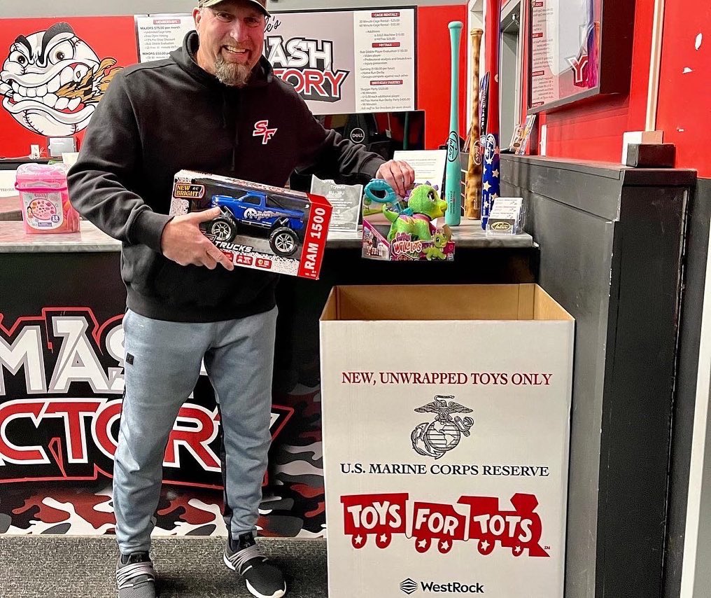 Rob Dibble on X: Rob Dibble's Smash Factory, @robdibblebb is an Official  @ToysForTots_USA donation location! Bring in a new, unwrapped toy between  now and 12/12 and get 30min cage time as a