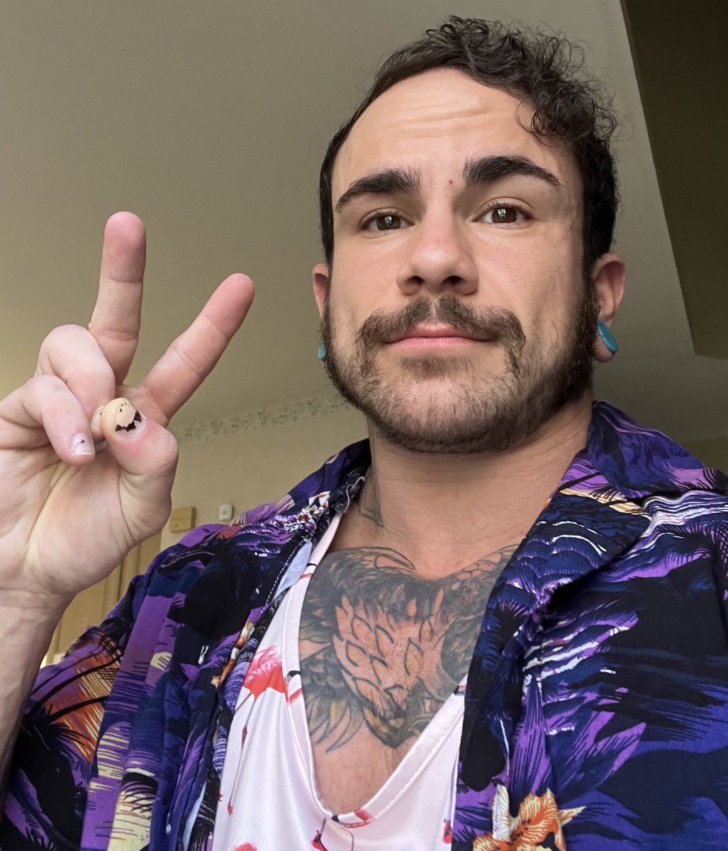 trans dude with a c🐓ck tweet media