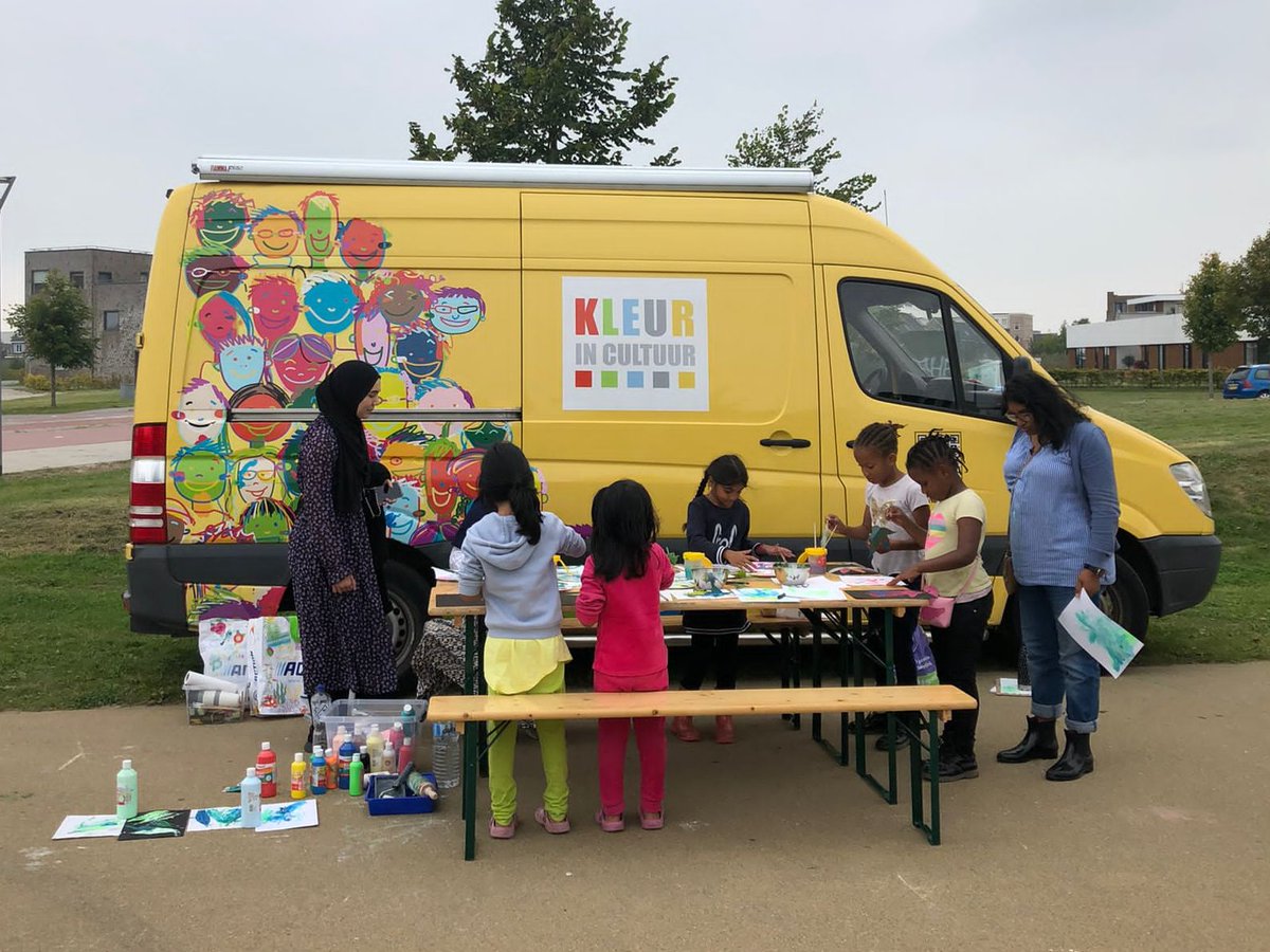 Lijkt het jou leuk om met onze gele Kunstbus door heel Almere te rijden en onze kunstvakdocenten te voorzien van materialen, instrumenten en de bus in de wijk te zetten voor creatieve workshops?
#KLEURinCULTUUR zoekt #Kunstbus chauffeurs!
vmca.nl/vacature/kleur…
#vacature #vmca