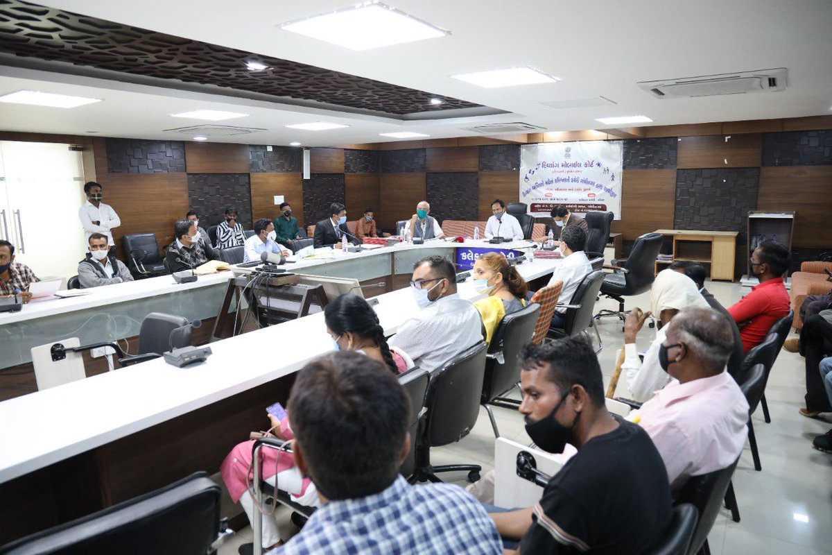 દિવ્યાંગ વ્યકિતઓના કમિશ્નરશ્રીના અઘ્યક્ષપદે પંચમહાલ,મહિસાગર અને દાહોદ જીલ્લાના દિવ્યાંગ વ્યકિતઓના વિવિઘ પ્રકારના ૪૩ પ્રશ્નોના નિકાલ અંગે  મોબાઇલ કોર્ટનુ આયોજન કરી ન્યાયી પ્રક્રિયાની સુનાવણી કરવામાં આવી.<a href="/CMOGuj/">CMO Gujarat</a> @ArjunSinhBJP <a href="/RCMakwanaBJP/">R C Makwana</a> <a href="/pkumarias/">Pankaj Kumar</a>  <a href="/SunainaTomar/">Sunaina tomar</a> <a href="/CollectorGodhra/">Collector Panchmahal</a>