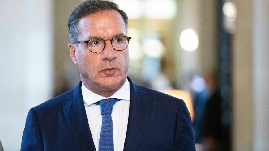 icimayenne's tweet image. Le député mayennais Yannick Favennec dépose une proposition de loi contre les déserts médicaux. Il propose par exemple d'obliger les médecins tout juste diplômés à exercer pendant trois ans dans les territoires sous dotés.
➡️ l.francebleu.fr/GFe