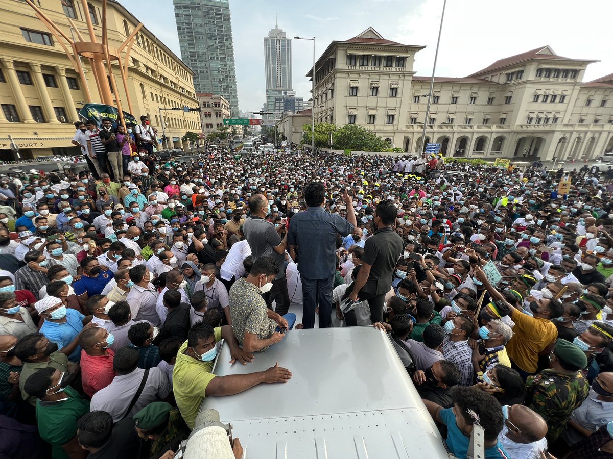 sajithpremadasa's tweet photo. Non-violent and peaceful is how we made our voices heard today. For every man and woman who raised your voice and raised the spirits of this country, I am grateful to you for keeping the promise of democracy. ✊

#ForwardTogether #PeoplesProtest #ProtestToProtect https://t.co/PR2ya19uhg