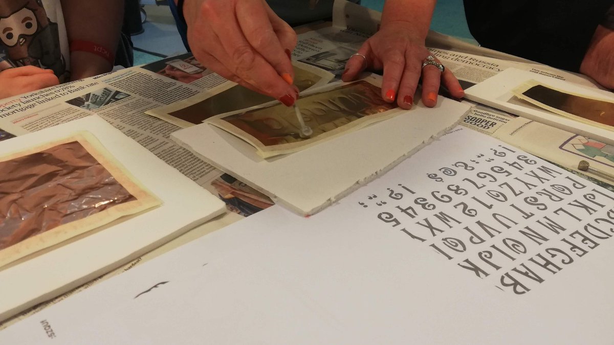 warkslibraries's tweet image. Libraries Alive are thrilled to be back up and running their creative sessions! Here's the @Grapevine Group getting arty at Rugby Library yesterday! #LibrariesAlive #CreativeArts #Libraries