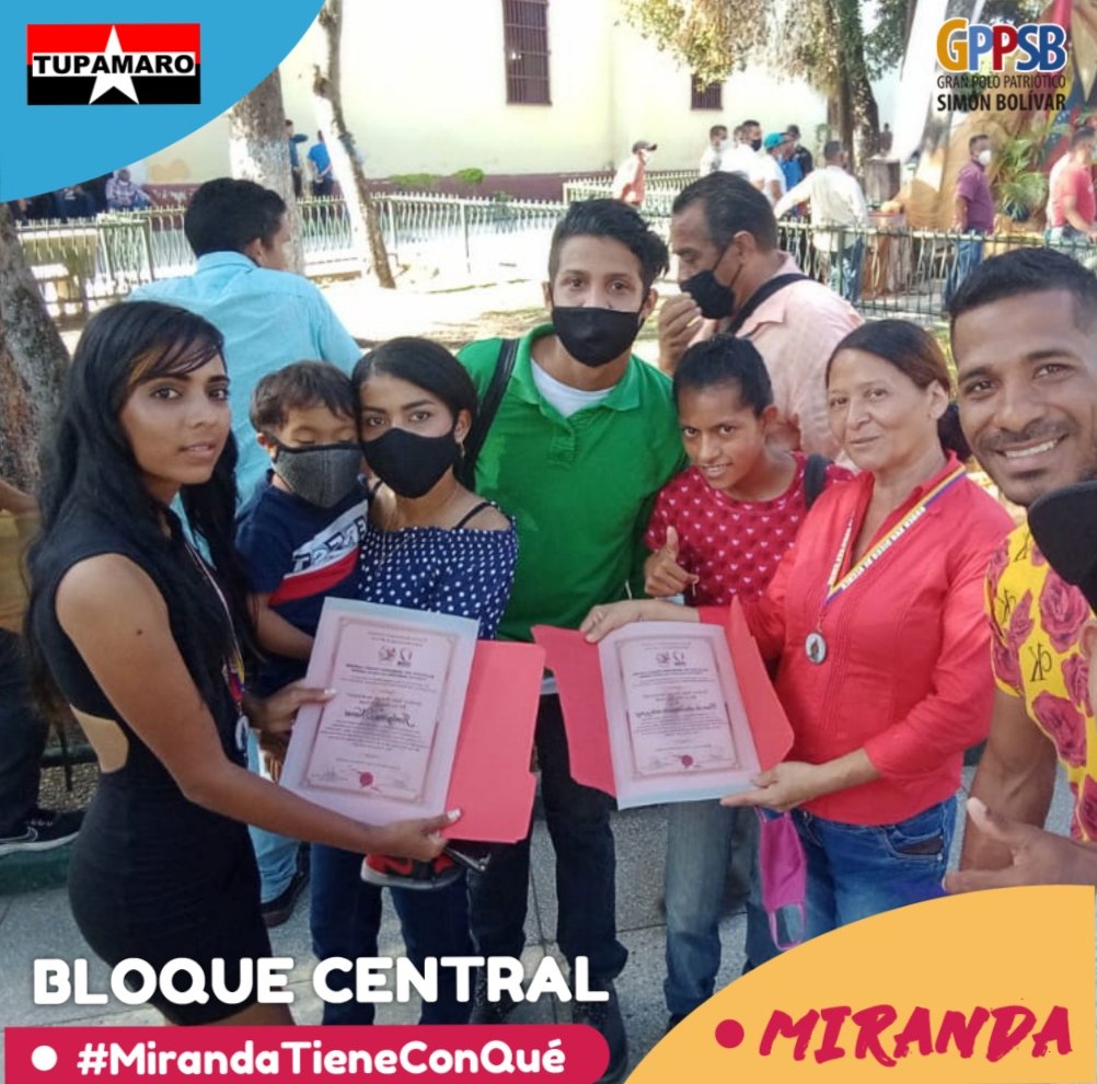 MirandaMrt2's tweet photo. #16Nov 📸|| Con motivo a la celebración del Santo Patrono San Diego de Alcalá, la militancia #MRT del Mcpio. Tomás Lander fue reconocida con mención honorífica, actividad que contó con la presencia del Candidato Tupamaro al concejo municipal Enrique González.

#YoVotoTupamaro https://t.co/bFcp9ZOEVg