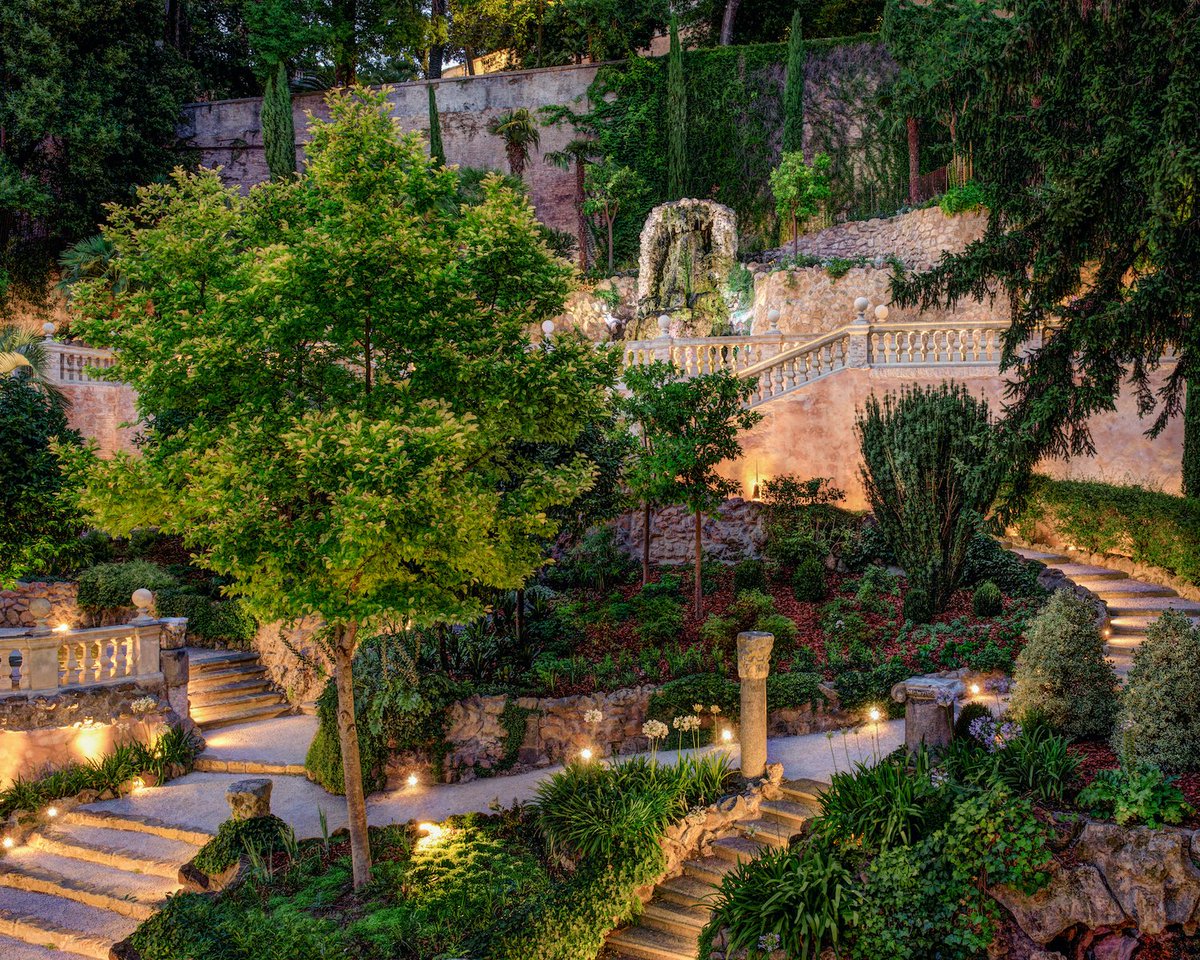 As twilight falls across Rome, our Secret Garden comes to life with a magical evening glow.

#RoccoForteHotels
#RoccoForte  
#Rome
#HotelDeRussie
