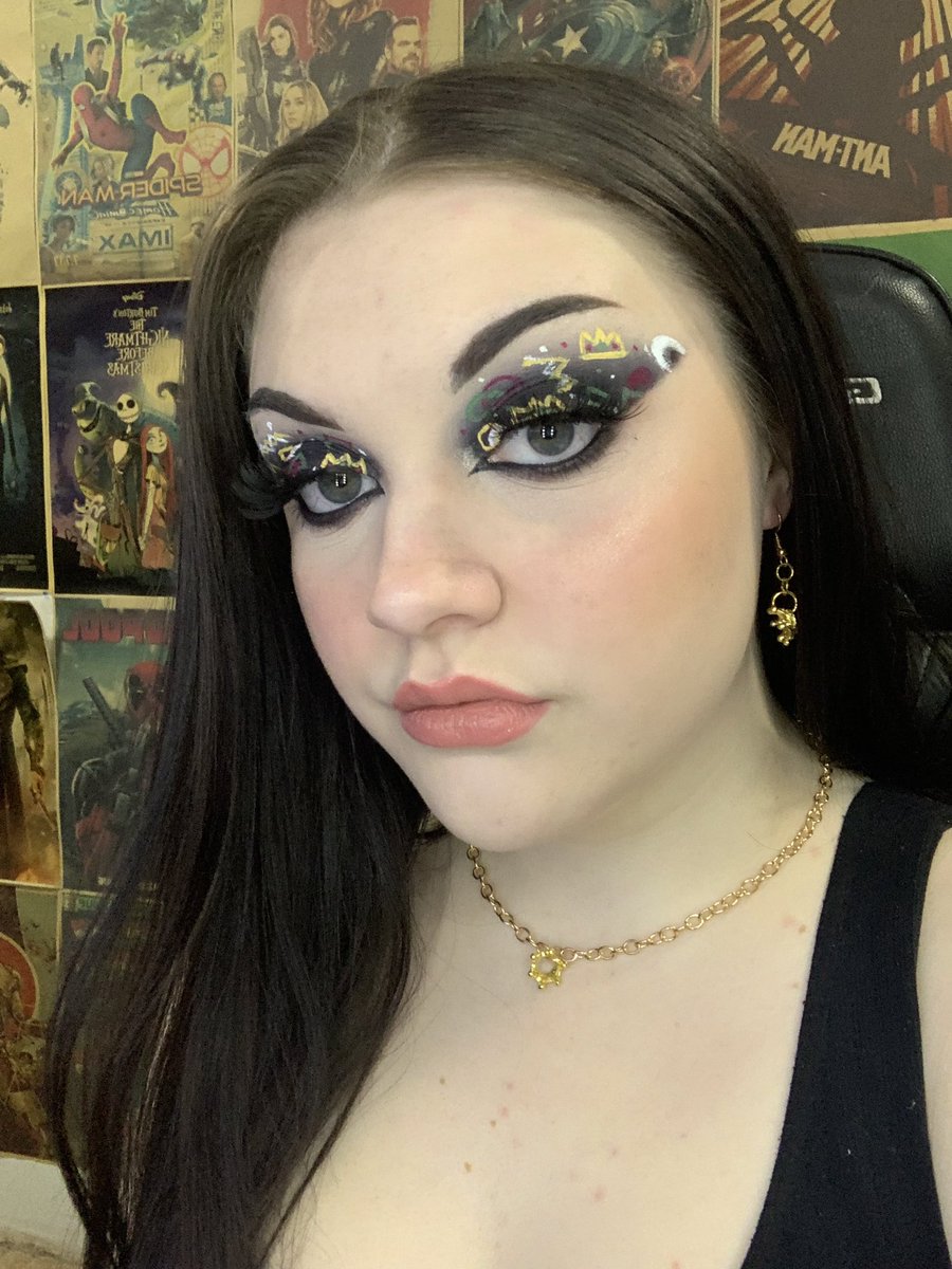kiraalayne's tweet photo. @Ranboosaysstuff @ranaltboo @bardsandnoble inspired eyeshadow🖤👑 posting tutorial on my tiktok this week https://t.co/MNzNm703nY