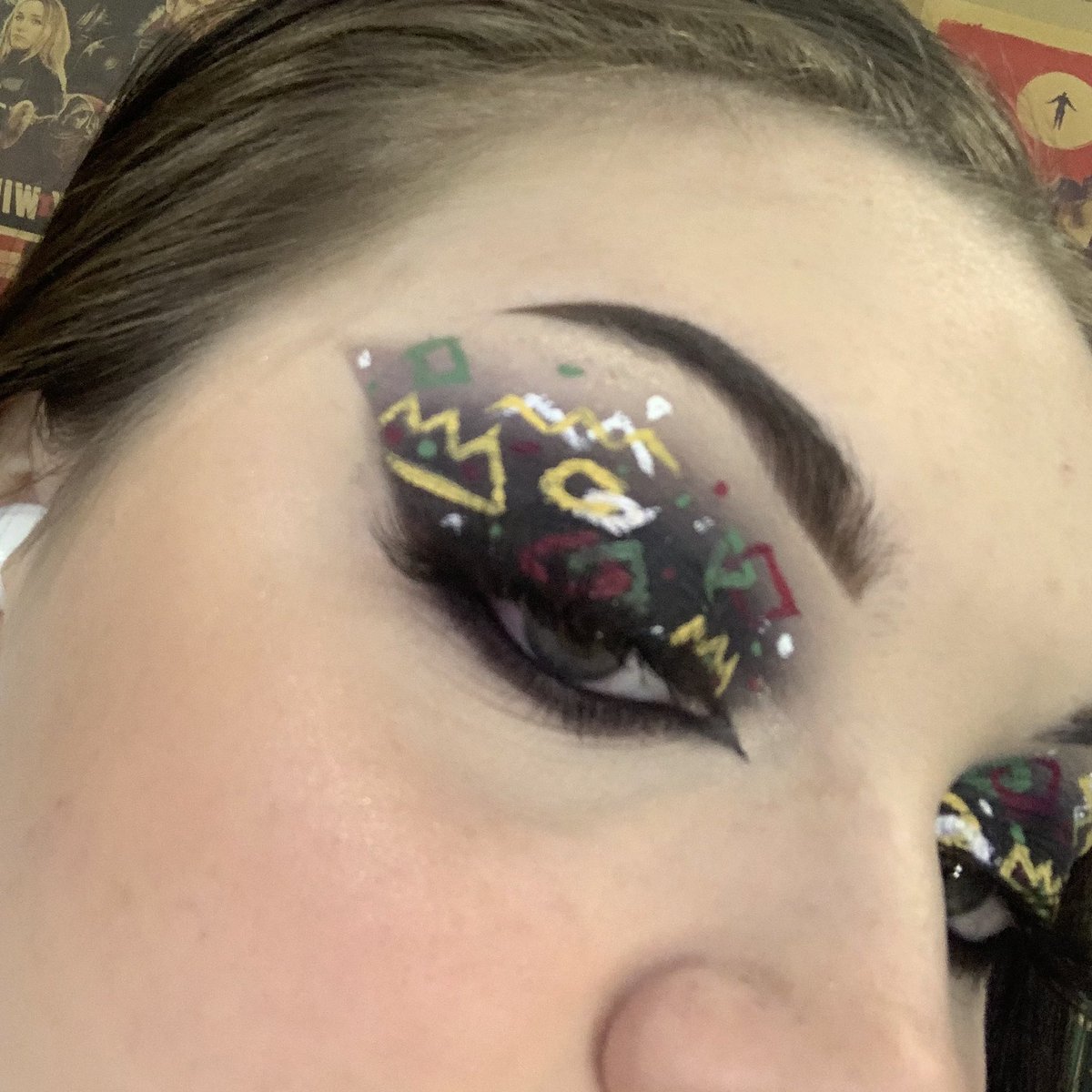 kiraalayne's tweet photo. @Ranboosaysstuff @ranaltboo @bardsandnoble inspired eyeshadow🖤👑 posting tutorial on my tiktok this week https://t.co/MNzNm703nY