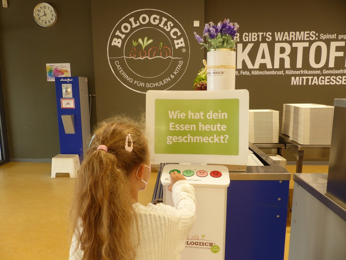 SevalDogan2018's tweet photo. How happy are kids with their school meals? FPS Catering, one of Germany's leading caterers for organic school meals😋, uses @happyornotcom Smiley Terminals to measure the happiness of pupils at a school's canteen. Read more: https://t.co/w9SMmF8EJU (Article in German) #Feedback https://t.co/W34KIFPp7z