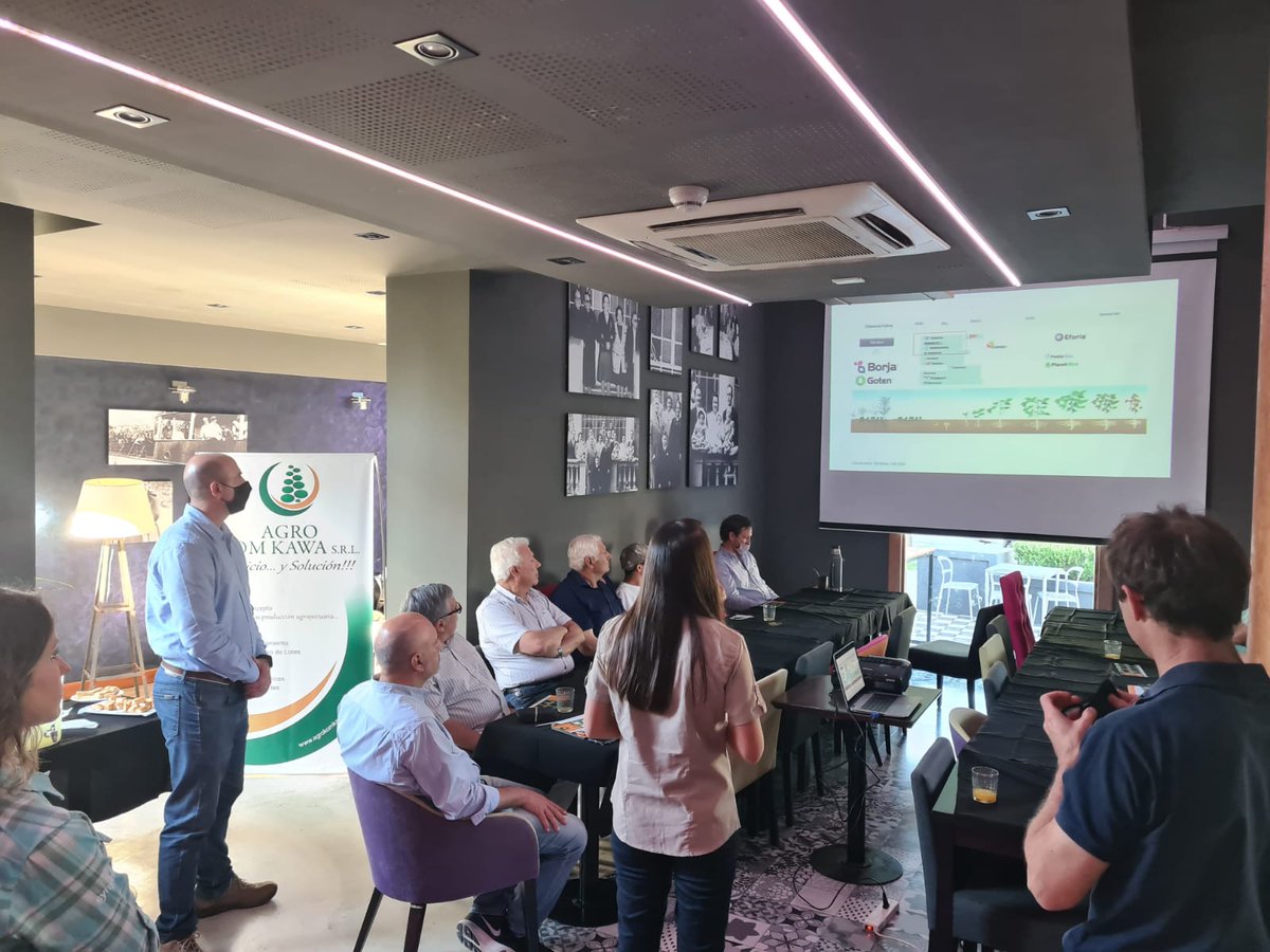 S_Lopez89's tweet photo. El día de ayer capacitamos a
@Agrokomkawa y sus clientes.
@MuriasMariano y @bleisksielb nos contaron sobre el mercado de CP y previsibilidad de los próximos meses
Tmb compartimos las últimas novedades en soluciones digitales y productos CP @Syngenta_ar
@eugenia_bai
@MEmiCoraggio https://t.co/FHO3jy3qw5