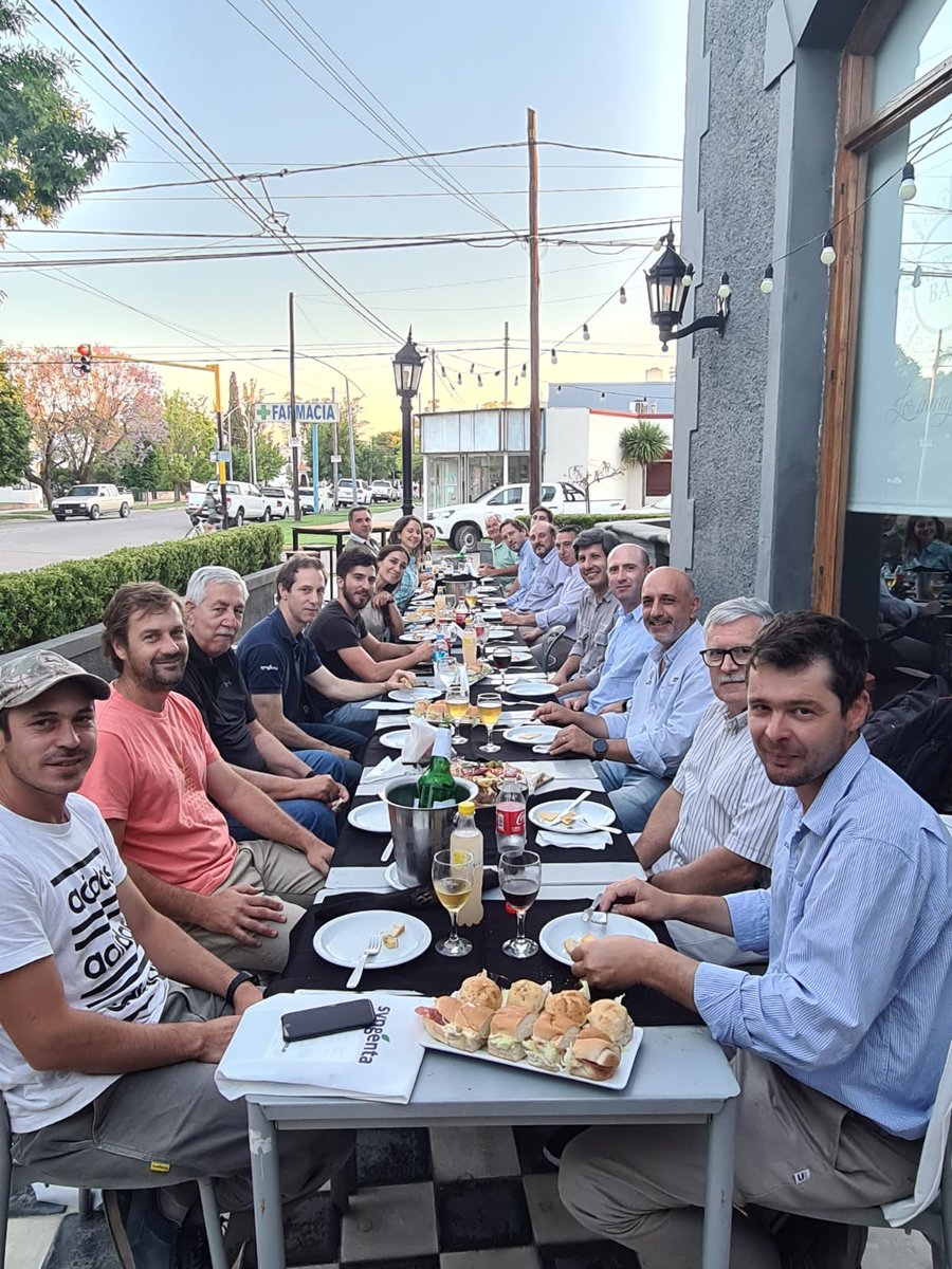 S_Lopez89's tweet photo. El día de ayer capacitamos a
@Agrokomkawa y sus clientes.
@MuriasMariano y @bleisksielb nos contaron sobre el mercado de CP y previsibilidad de los próximos meses
Tmb compartimos las últimas novedades en soluciones digitales y productos CP @Syngenta_ar
@eugenia_bai
@MEmiCoraggio https://t.co/FHO3jy3qw5
