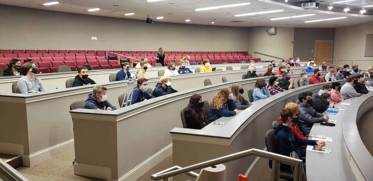 EisWorkforce's tweet image. EHS Engineering students are touring ECTC to get information about programs available on their campus. #nextsteps #collegeoptions #localoptions