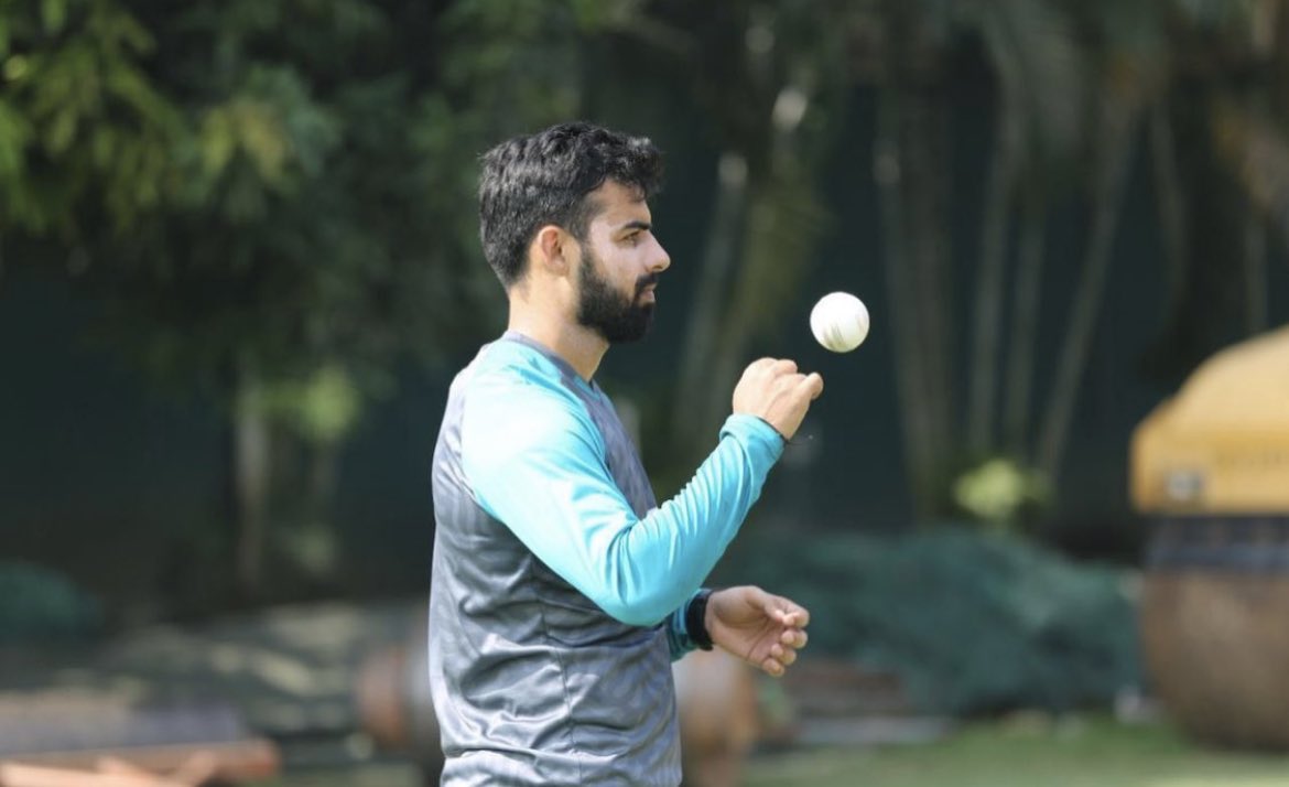 76Shadabkhan's tweet photo. It is ur hard-work and training before matches that helps you improve. Good and bad times will come but always give it ur 100% in training. #PakistanZindabad https://t.co/fIIgEKmZum