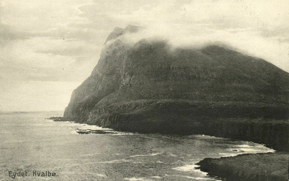 Faroe Islands  🕰🗝👒📜🕯🖋⚜️🧳🎻⏳
Eydet, Panorama (1910s)

#travel #visitfaroeislands
#socialmedia #branding