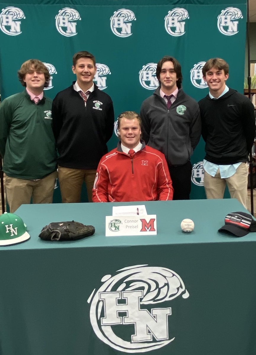 HNDiamond9's tweet image. Congratulations to 2022 LHP Connor Preisel on his official signing to Miami University!

@ConnorPreisel 
@HNGreenwave 
@MiamiOHBaseball 
@HCHayden_MUBase