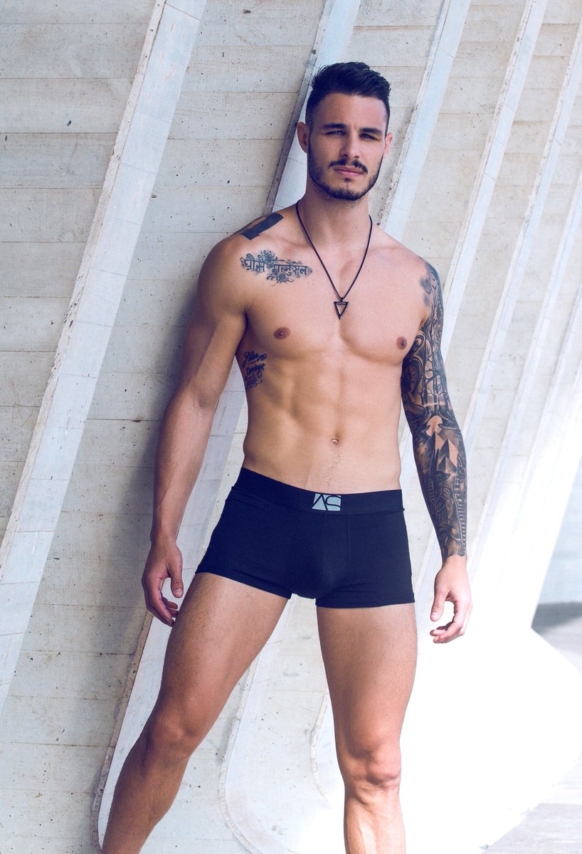 Exclusive Brief Trunks in ultra-comfortable micromodal fabric. No visible lines. Reliable. Feel confident under your trousers.
#adamsmith
#adamsmithwear
#luxury #mensfashion #comfort #trousers