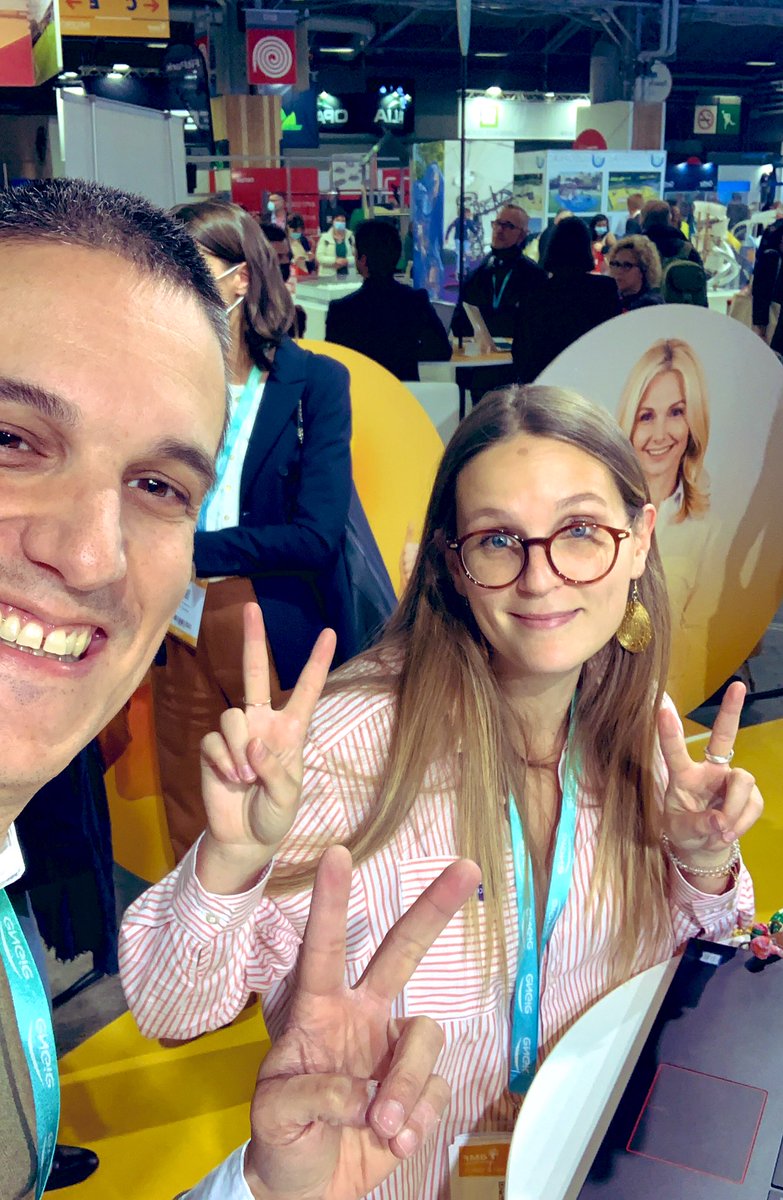 NicolasTurcat's tweet photo. 🤩 On vous attend (fort) avec @anne_monneret DG @EdtechFrance que le stand Lab territoires inclusifs (hall 2 dédié à la jeunesse) pour parler #edtech 🇫🇷 ✌️ https://t.co/UW3MXaKJCe