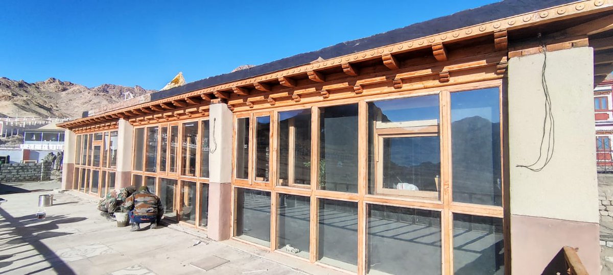 Wangchuk66's tweet image. READY TO BE DEDICATED TO OUR SOLDIERS...
Fully #PssiveSolarHeated Guest House at the Army HQ Leh for 57 Engn Regt
+20 C inside when –20 outside
30 years of innovation to make #Ladakh homes warm as anywhere without #ClimateChange 
#ILiveSimply @adgpi @DefenceMinIndia @narendramodi