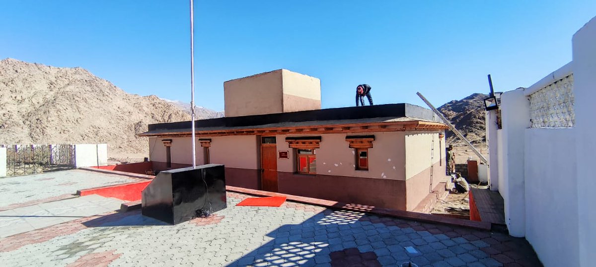 Wangchuk66's tweet image. READY TO BE DEDICATED TO OUR SOLDIERS...
Fully #PssiveSolarHeated Guest House at the Army HQ Leh for 57 Engn Regt
+20 C inside when –20 outside
30 years of innovation to make #Ladakh homes warm as anywhere without #ClimateChange 
#ILiveSimply @adgpi @DefenceMinIndia @narendramodi