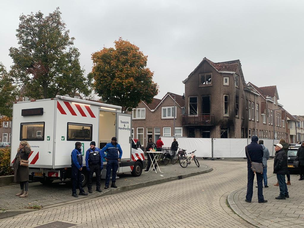 Samen met partners staan wij vandaag op de Kamperfoeliestraat Rtd ivm ernstige woningbrand die eerder die nacht heeft plaatsgevonden in die straat. U bent van harte welkom met al uw vragen. Wij wensen de betrokkenen heel veel sterkte met dit heftig incident.