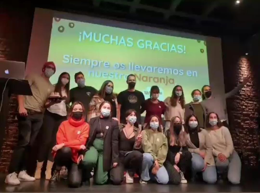 kikimkt's tweet photo. Muchísimas gracias a @aulaCM por juntar a estas 17 cabezitas llenas de entusiasmo y creatividad 🧡 El #equipo216 siempre os vamos a llevar en nuestra naranja🍊 https://t.co/3nDV2z03Sl