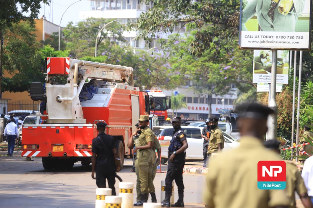 Fireliglntfi's tweet photo. Share your views on how best Uganda can improve the security situation.

#NBSLiveAt9 #NBSUpdates https://t.co/FpbtSYUPlp