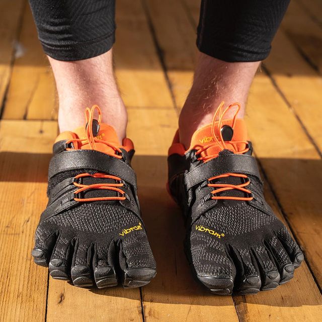 VibramFF_EU's tweet photo. Designed for balance and active stability, the 
#VibramFiveFingers V-Train 2.0 is the perfect tool for serious 
trainers and functional athletes.
Discover more here: V-Train 2.0 Men's: FiveFingers Men | Shop 
All Footwear | Vibram EU
#YourConnectionToEarth https://t.co/zQ13yXSR9v
