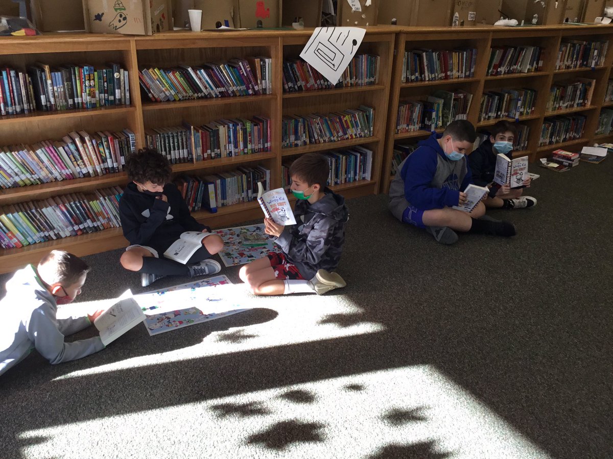 ElibraryPw's tweet photo. @wimpykid Easy to see which is the favorite book at our scholastic book fair! @PennWood1470 https://t.co/5qK00oFLsf