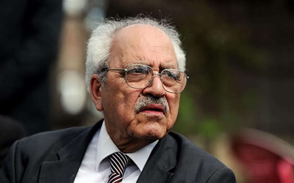 Yolumuzu aydınlatan, çok sevdiğimiz şair ve mütefekkir #SezaiKarakoç vefat etti. Ümmet-i Muhammed’in başı sağolsun.