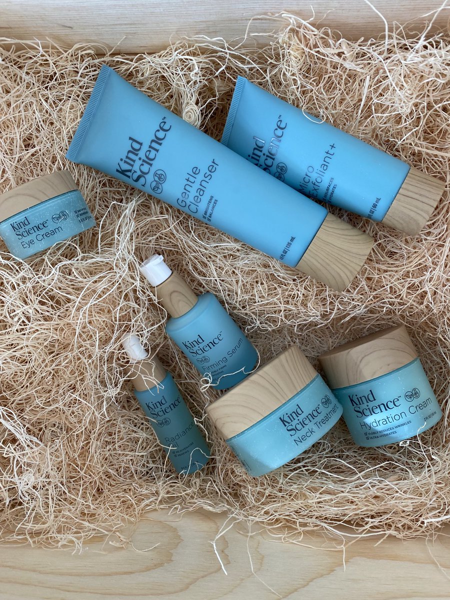 MonicaLewinsky's tweet image. psyched for my friend #VictoriaJackson ‘s (the democrat, make-up doyenne + philanthropist) new skin care line with Ellen. 
#KindScience