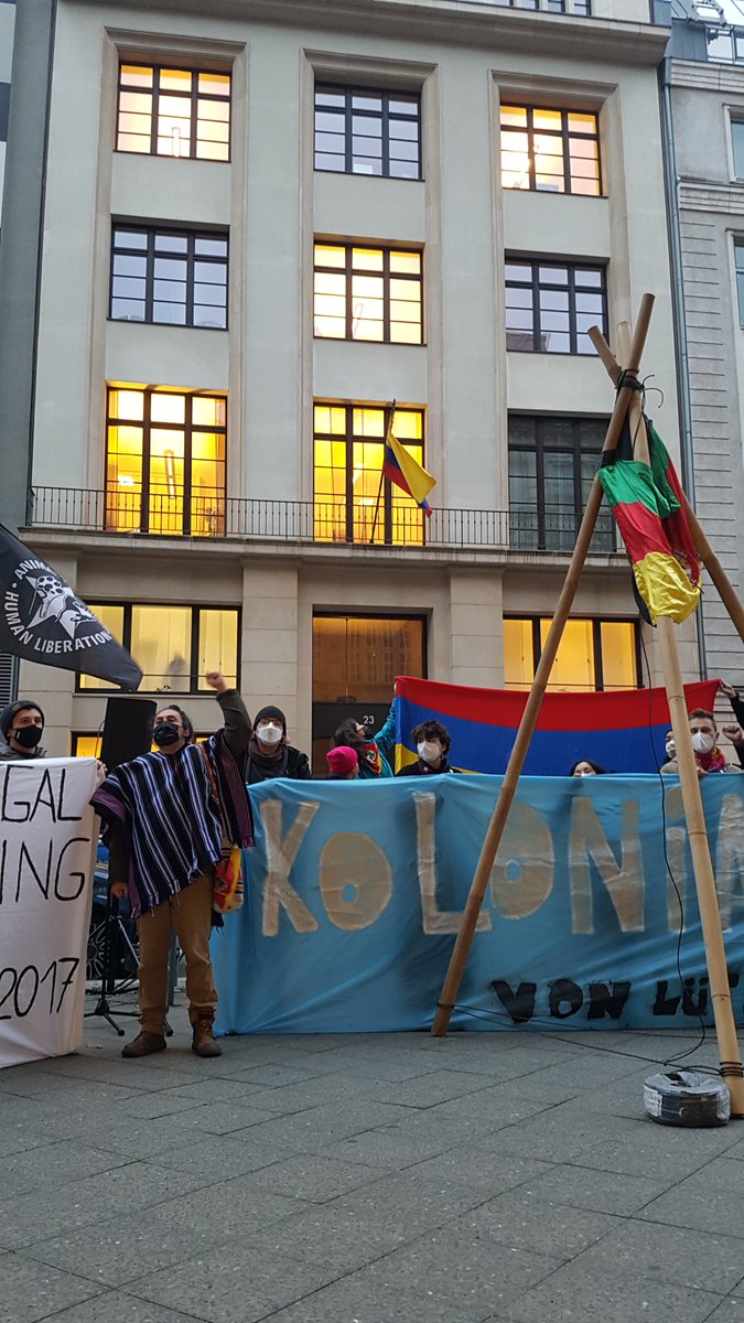 ende_gelande's tweet photo. ✊🏽✊🏼❤In anti-national solidarity with the indigenous #Yukpa who face immediate threat by coal extraction in Colombia.
#Tripods for #ClimateJustice⚒
#DevuelvanLaTierra
#EndFossilFascism https://t.co/e6T5DWt7m5