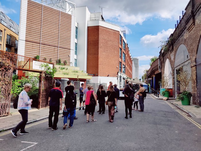 TeamLondonBdg's tweet image. If you want to learn more about projects being delivered through the @MayorofLondon's Good Growth Fund, and help shape future improvements to our streets, now's your chance. Book a place on the upcoming Friends of the #LowLine walk here: bit.ly/3FjRjZt