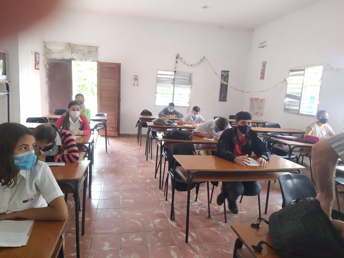 BPlacetas's tweet photo. Hoy en nuestro centro se aplica instrumento de diagnóstico ¨La tabla de emociones¨, para medir impacto de la COVID en nuestros educandos, y poder asi trazar la estrategia de trabajo educativo necesaria. @menendez_rivero @menedez_rivero @CubaMined #SomosContinuidad #CubaSalva https://t.co/yrTrDzueY6