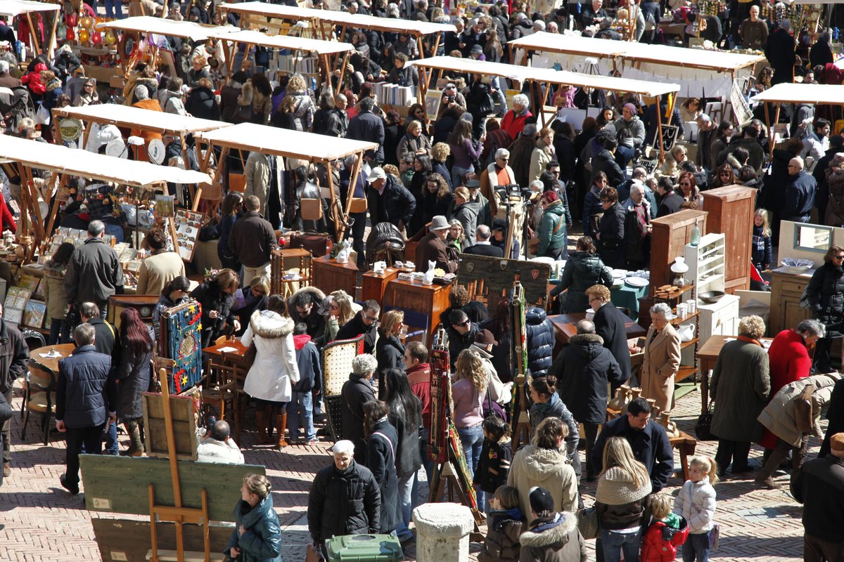 Dalla ceramica alla lavorazione dei tessuti. Venite in #PiazzadelCampo il 4 e 5 dicembre a scoprire tutta la bellezza dell'artigianato, vi aspettiamo!