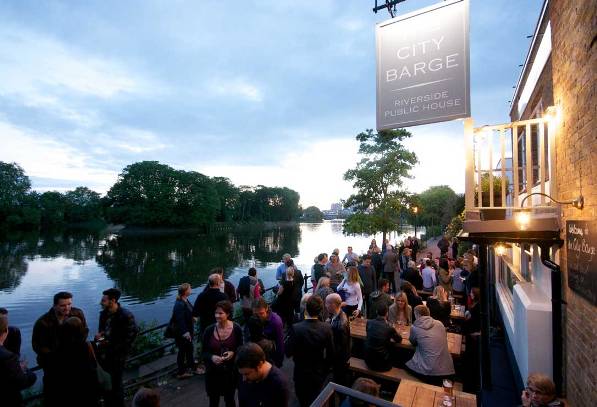 PubTokens's tweet photo. Visit our Pub of the Month, The City Barge, a lovely riverside pub in Chiswick, London. Pub Tokens Gift Vouchers make Great Gifts for Friends, Family and Colleagues. 20% Off Online Today! https://t.co/3ypVVxTz6k