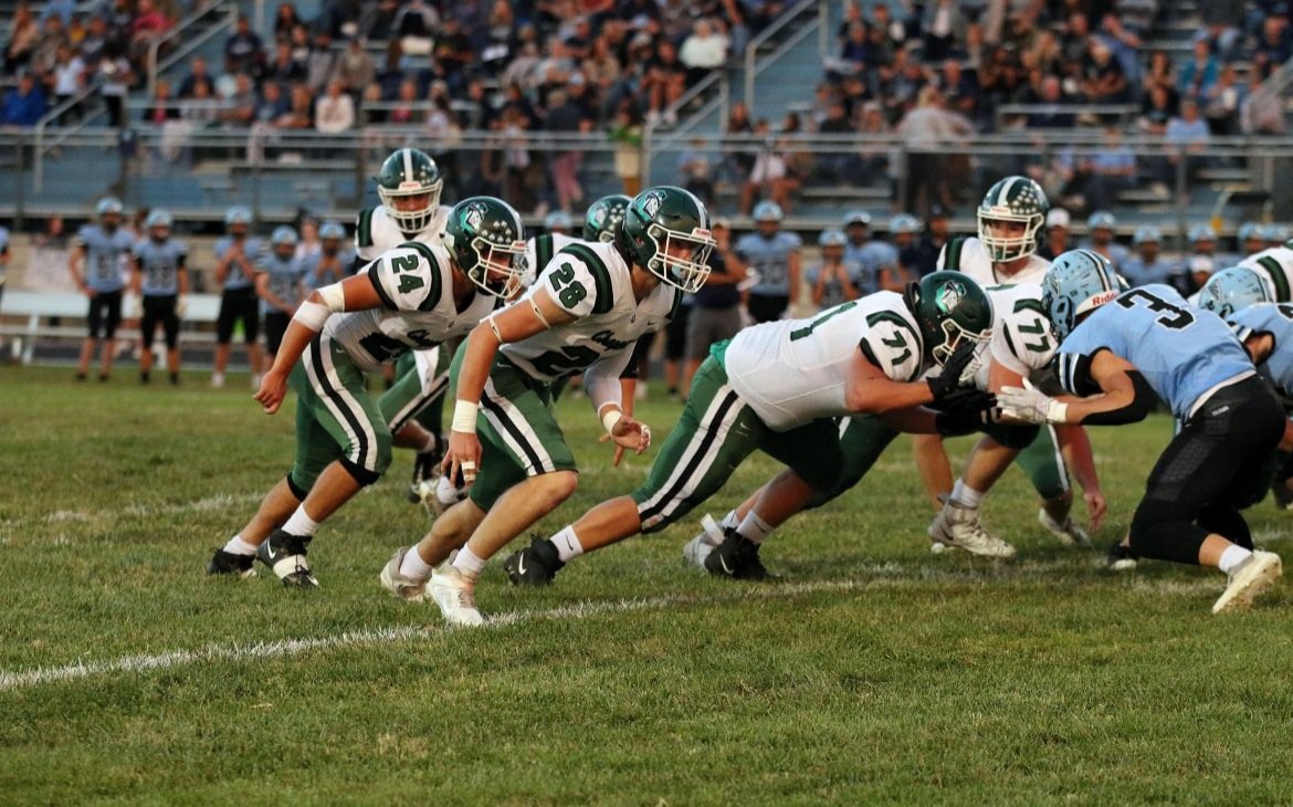 Shout to the unsung hero's of the football world our offensive line. They paved the way for a school record 3,468 rushing yards. (Stats since 04)

Averaging 348 per game.

We are also returning 4 out of 5 of them. Go Irish!!!!

<a href="/DanSell60/">Daniel Sell</a> @CoachHarrisonBC