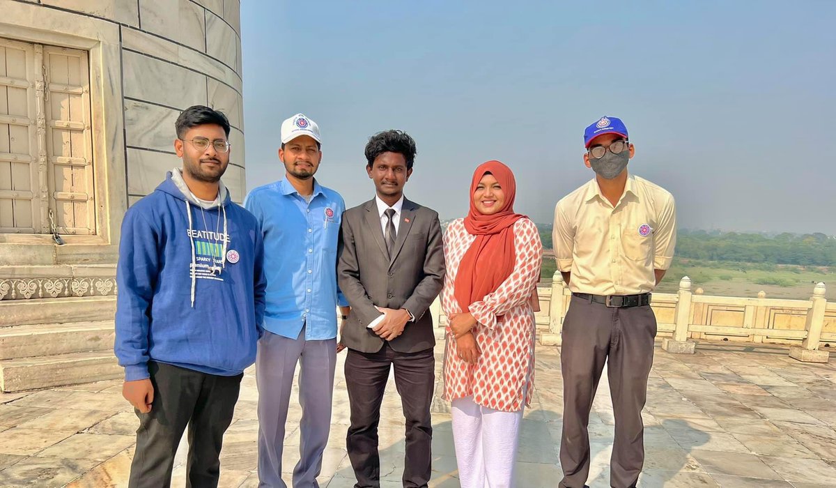 Day 7
Our delegates got to see one of the seven wonders of the world, the astonishing Taj Mahal of Agra, India and the famed Agra Port. Delegates got to learn a handful about the rich History, culture and heritage of India. 
<a href="/MNUedu/">The Maldives National University</a> @MoYSCEmv <a href="/HCIMaldives/">India in Maldives</a> <a href="/AhmedMahloof/">Ahmed Mahloof</a> #YE21