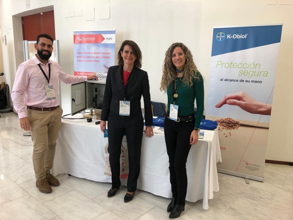 sanitrade_sl's tweet photo. Visita el stand de @sanitrade_sl en #Zamora durante las #XXXIIIJornadasTécnicasAETC de @tec_cerealistas, los días 16 y 17 de noviembre. Nuestro equipo de especialistas os asesora con las mejores soluciones para #cereal almacenado, como #KObiol de @BayerEspana 🌱🌾 https://t.co/m3Hzo4TPnc