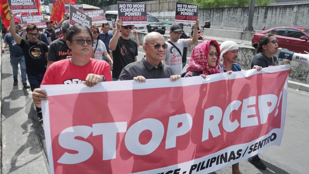 bilaterals_org's tweet photo. Farmers, nongovernment organizations, and some members of the private sector in the #Philippines said they oppose the ratification of the #RCEP trade agreement

https://t.co/8TGJJhdqEL
#NoRCEP https://t.co/olA0pmf2cQ