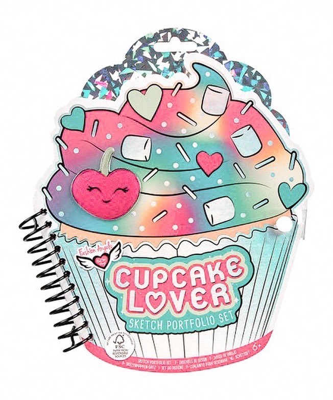 EmAndLizBox's tweet photo. Are you a cupcake lover!? Then this month’s box is for you! Subscribe today to get this awesome sketch portfolio and so much more in our November box! https://t.co/wgGeJapGoK