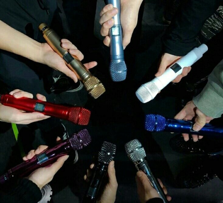 these are ateez’s microphones colors!! 😭