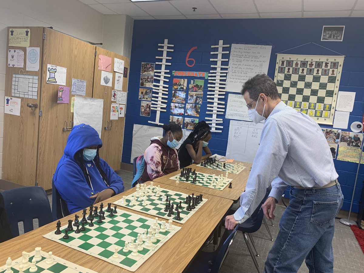 EdmondsChess's tweet image. Will a Price chess student beat Mr. Scott Parker, President of the Georgia Chess Association? ⁦@PBS_Atlanta⁩ ⁦@APSPrice⁩
