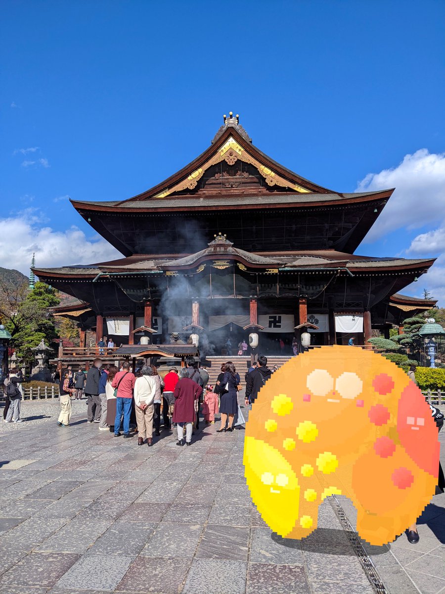 microbe_pixel's tweet photo. 先日、長野県の善光寺に行ってきました！⛩️
天気もとてもよくお昼ごはんに食べた蕎麦も美味しかったです😋
写真には微生物登場させてみました🦠

#NFT #NFTCommunity #OpenSeaNFT #opensea #openseacollections #善光寺 https://t.co/CxAaZDB7JD
