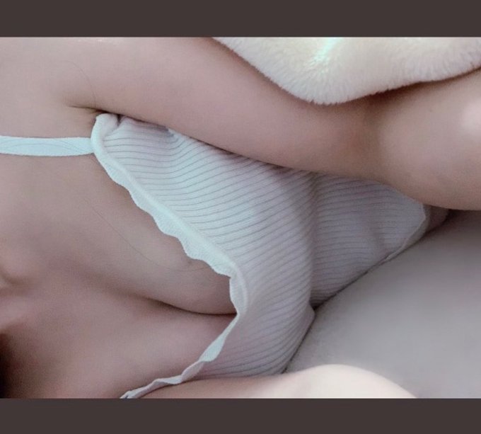 xiaXxue's tweet photo. 玩SM的有没有呢，找个长期听话的狗奴服从于我e希望（狗奴）能接受调教....拒绝口嗨，要求多的丶闲扯的不要。24岁以下不要来打扰，带上个人简历
@xiaXxue真心想被调教主页私信@xiaXxue
转发随机抽3位幸运小可爱送原味内裤） https://t.co/seGHusVSna