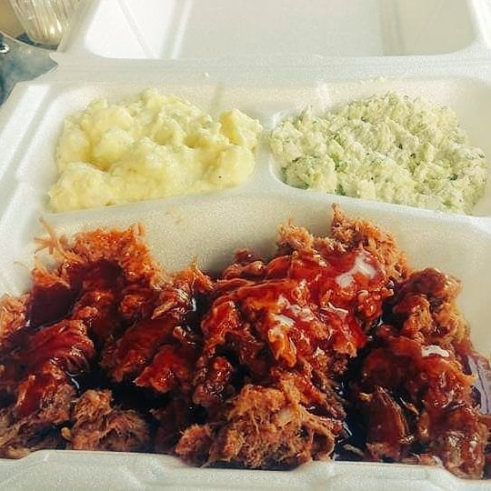 Follow The Smoke Cause It’s All Good At Lou-Cora’s Bar-B-Q!