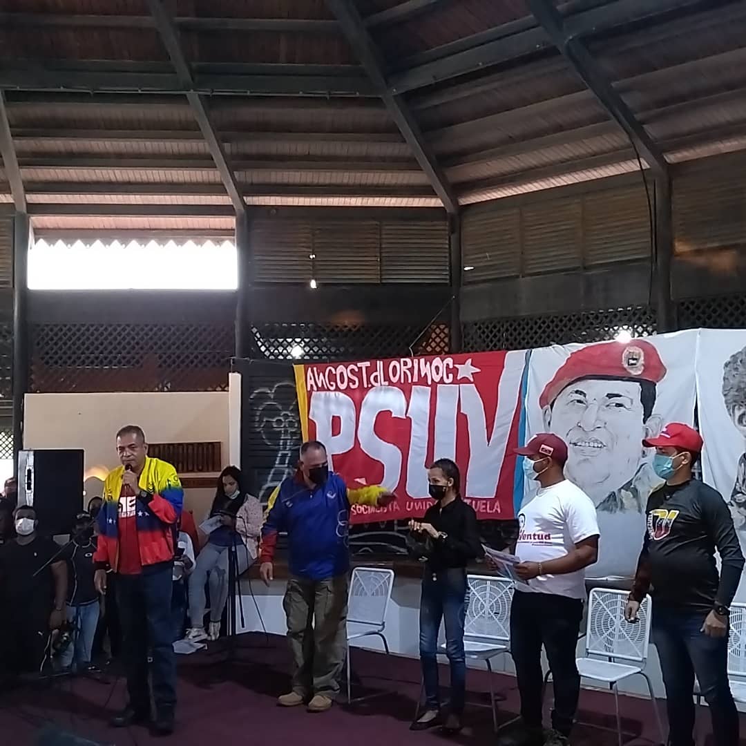 Jóvenes líderes de Calle y Jefes Clap, acompañaron al Candidato <a href="/amarcanopsuv/">Ángel Marcano</a> y <a href="/comandosergioh/">Sergio Hernandez</a> , junto al enlace estadal de la <a href="/JuventudPsuvB/">JPSUV Bolivar</a> <a href="/GabrielFrancoJ/">Gabriel Franco</a> junto a <a href="/eirimarmalave/">Eirimar Malave.</a> de la dirección nacional, en un encuentro lleno de lealtad y compromiso por la renacer de Bolívar.