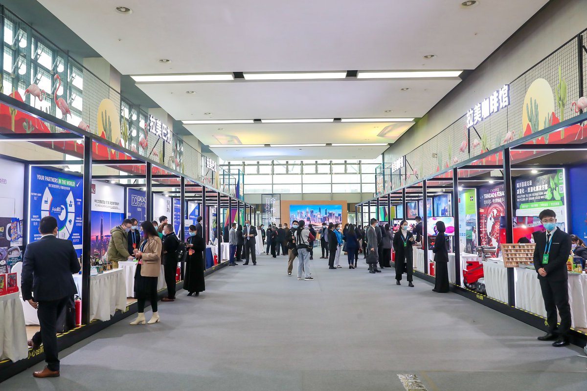 La calidad de la oferta exportable ecuatoriana🇪🇨 y la belleza de nuestras flores se promocionaron en la "XIV Cumbre Empresarial China-América Latina y el Caribe (China-LAC)", con la participación de las oficinas comerciales de <a href="/ProEcuador_/">PRO ECUADOR</a> en 🇨🇳 en conjunto con la <a href="/EmbajadaEcuChi/">Embajada del Ecuador en China 🇨🇳🇪🇨</a>