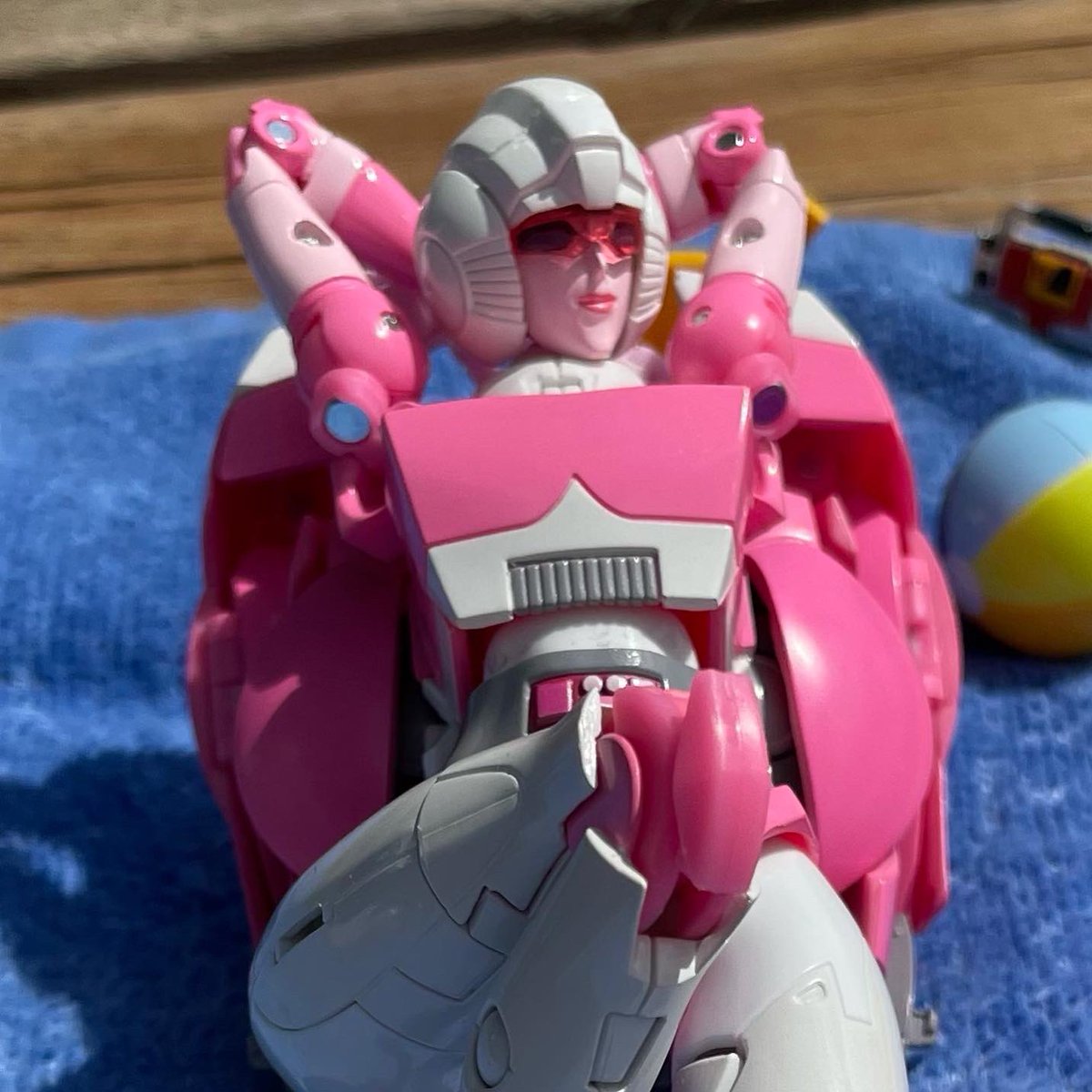 Missing Summer vacation about now…

#Transformers #toys #80cartoons #actionfigures #toypics #Autobots #Morethanmeetstheeye #MoreMasterpiece #summertime
