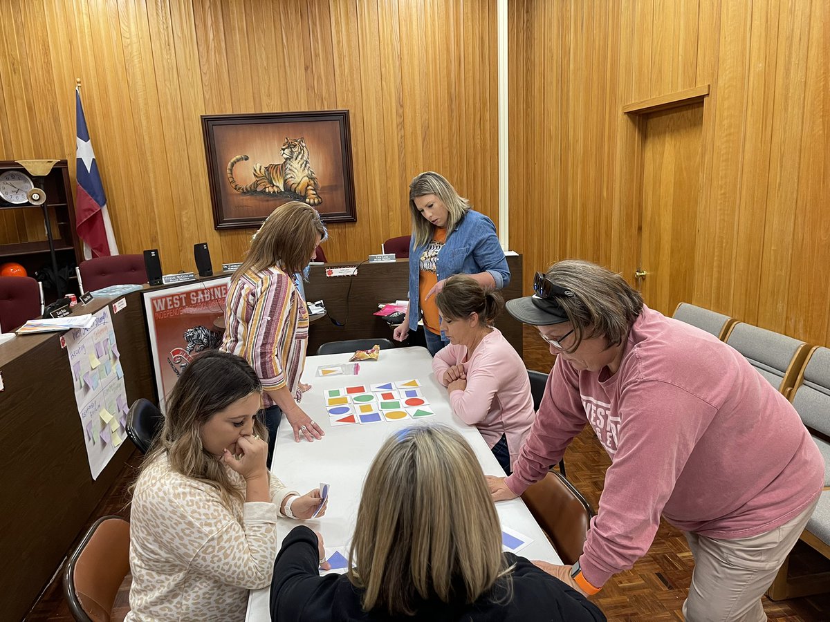 Lori_B_Ashby's tweet photo. The Tiger Team @WestSabineISD digging deep and thinking critically! @cheshirecarla #inspired #tigerpride #excellence #CriticalThinking https://t.co/GaW1L7BQRN