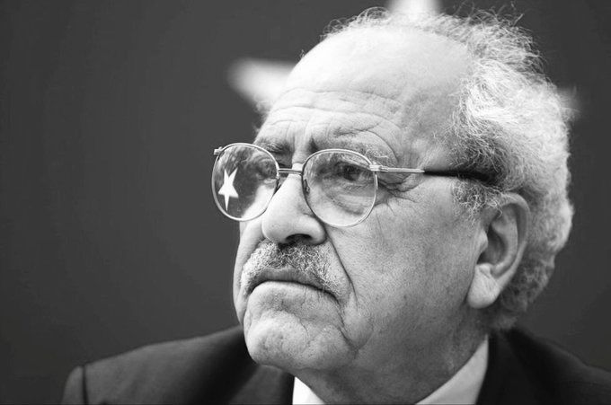 "Geldik, çağı gördük ve ürperdik." 
 dedi ve gitti..
Ölüm incitmesin..

 #SezaiKarakoç